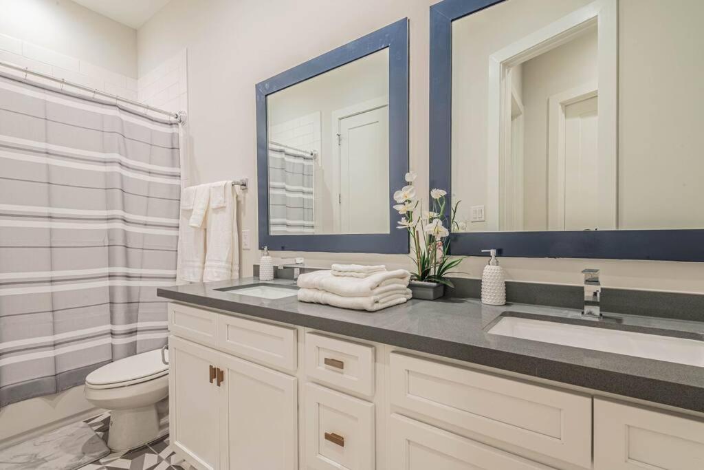 Charming 3-Bedroom Luxury Home Near Downtown, Nrg, Galleria & Medical Center Houston Exterior photo